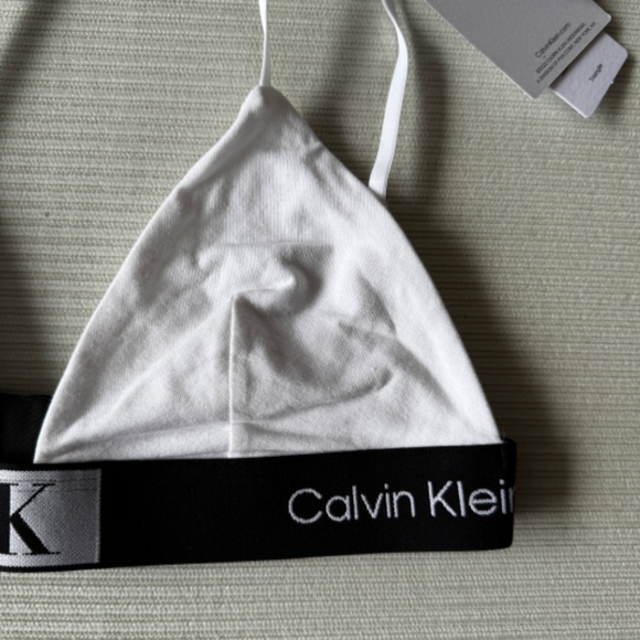 NWT Calvin Klein Triangle Bralette - Medium - Picture 3 of 5